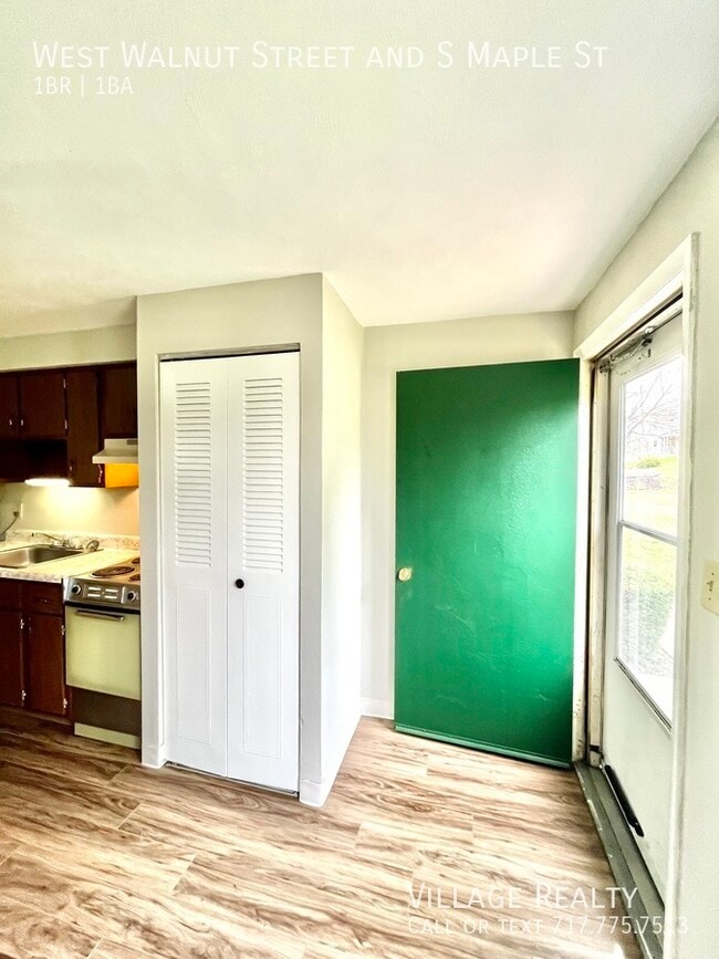 Building Photo - 86 W Walnut St