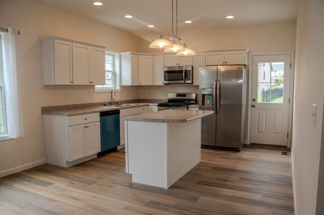 Building Photo - Single family home for Rent in the Heart of Washington, IL