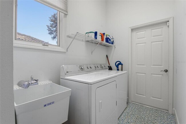 Building Photo - 8717 54th Ave W