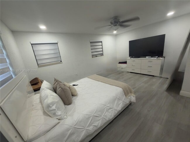 Building Photo - 17100 NW 77th Ct