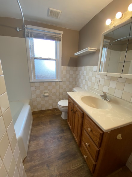 Building Photo - 6907 Gerald Ave