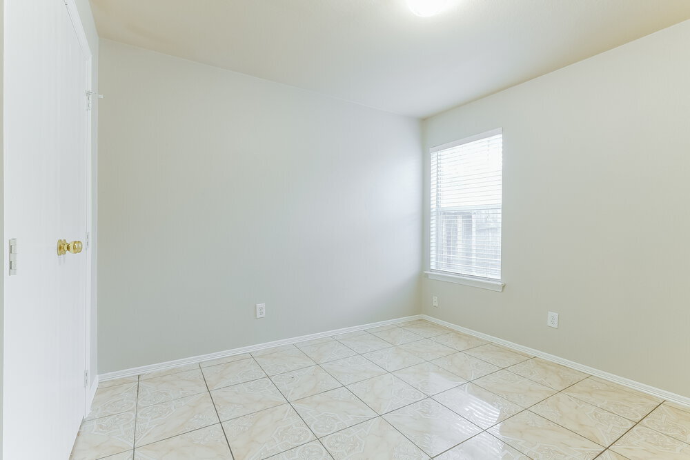 Building Photo - 21030 Stoney Haven Dr