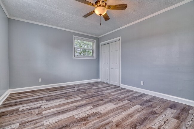 Building Photo - 2236 Searles Rd