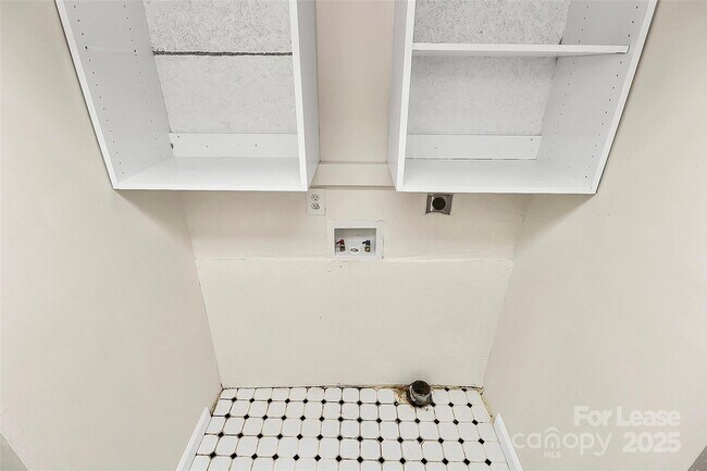 Building Photo - 5325 Cold Harbor Dr