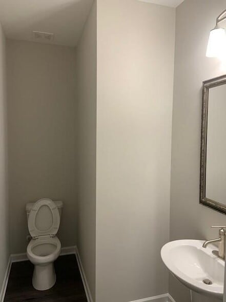 Building Photo - 3925 Redwood Dr