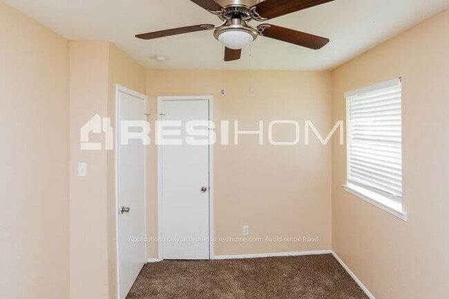 Building Photo - 4232 Tioga Street