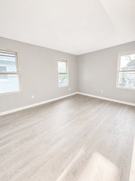 Building Photo - 899 S 19th St