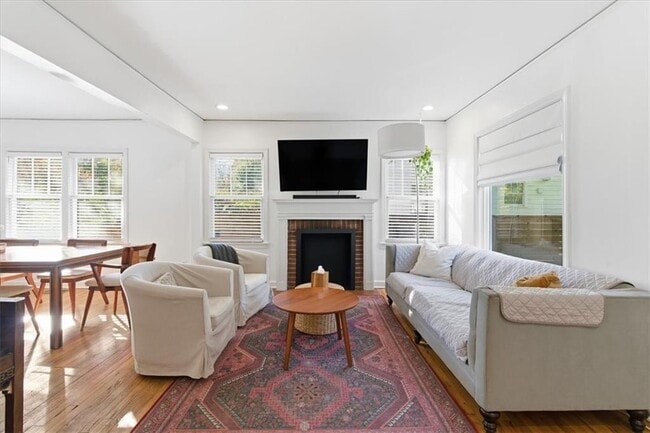 Building Photo - 693 Glenwood Ave SE