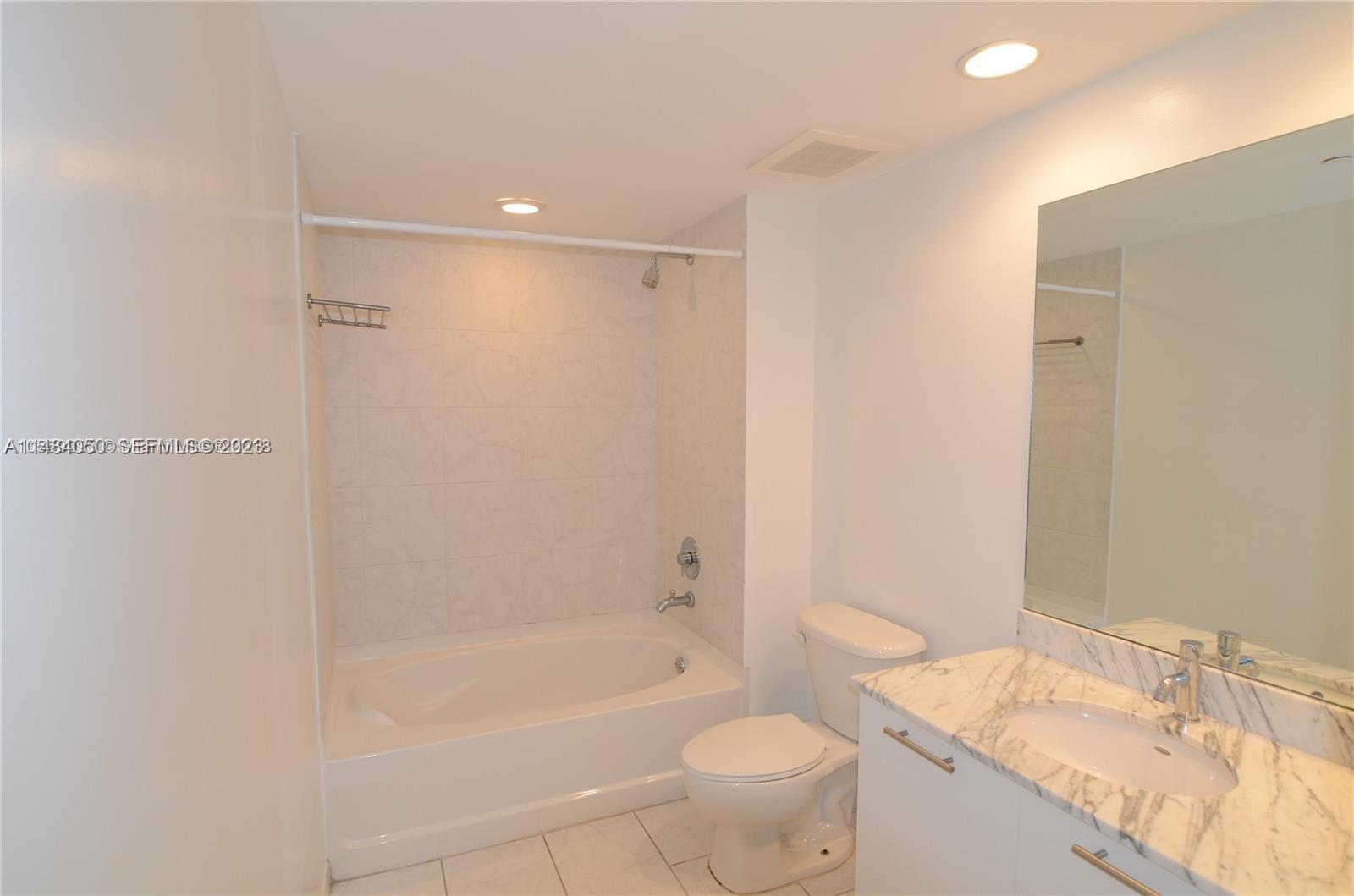 Building Photo - 951 Brickell Ave