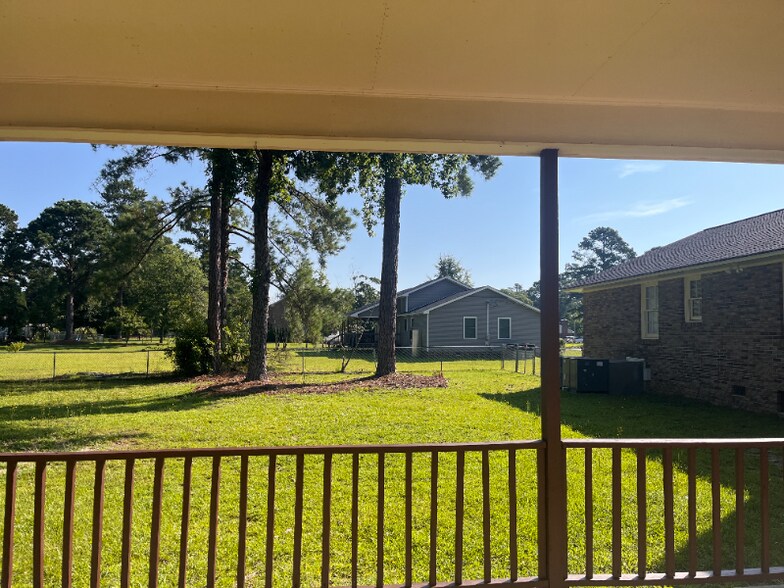 Building Photo - 343 Guildford Cir