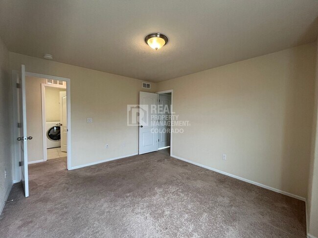 Building Photo - 787 Sundance Ln