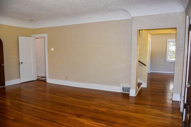 Building Photo - 169 N Harwood St
