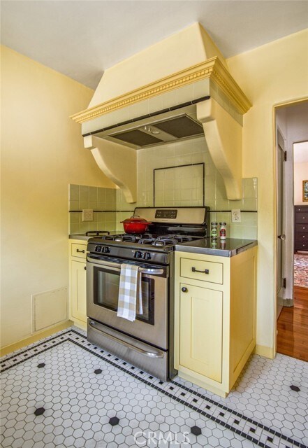 Building Photo - 8246 4th St