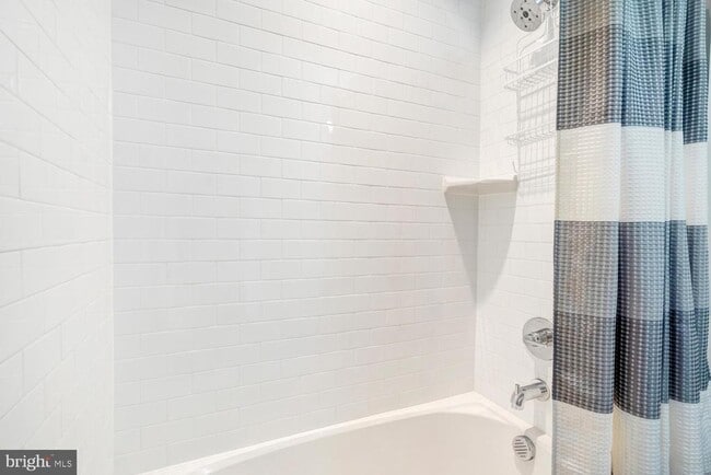 Building Photo - 7770 Belvale Dr