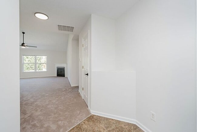 Building Photo - 5896 Hollow Oak Trail