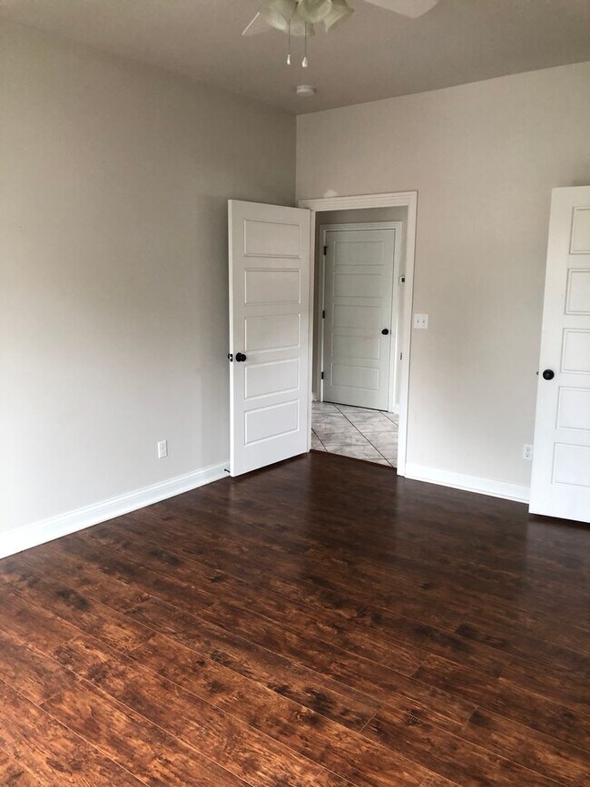 Building Photo - 2728 S 4th St