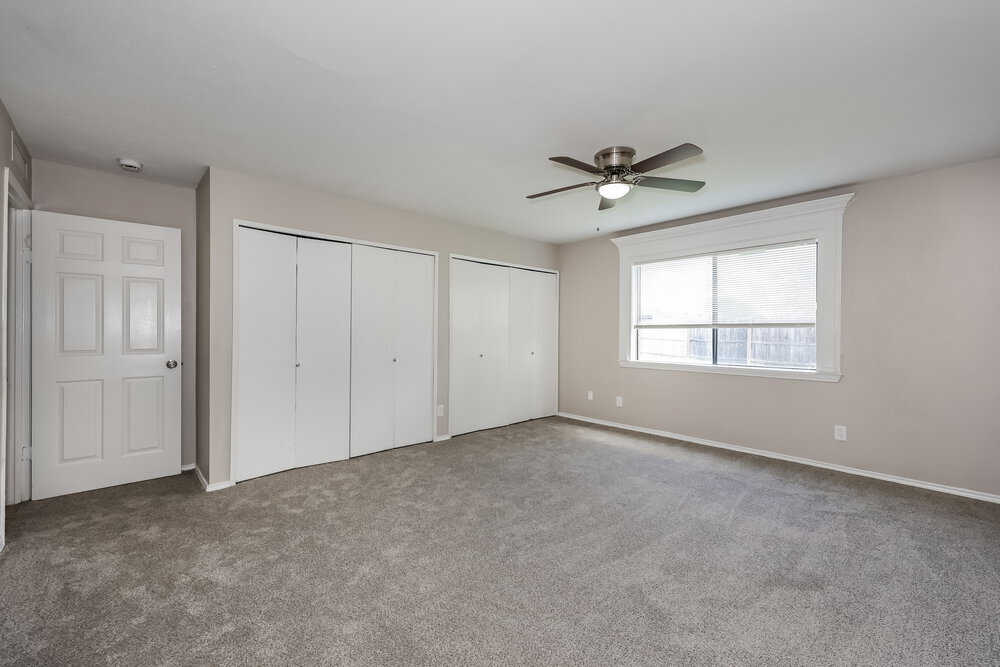 Building Photo - 114 S Young Blvd