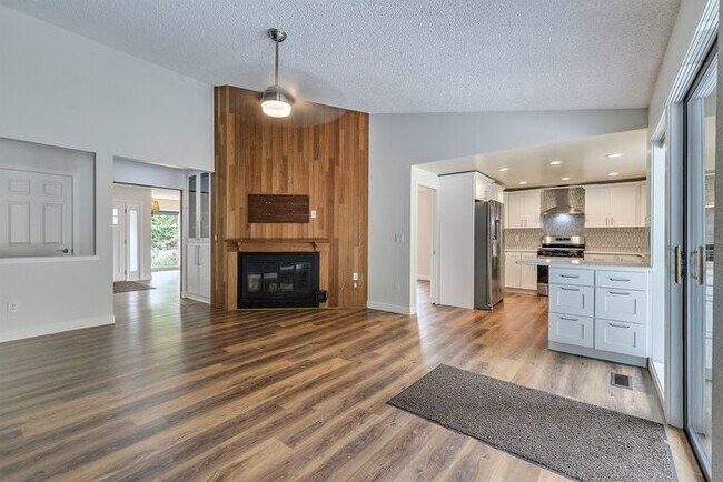 Building Photo - Single Level Ranch Style Home in Singing W...
