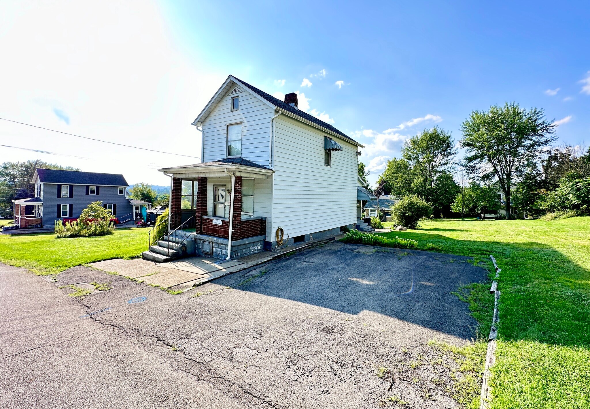 Building Photo - 1413 Laurel Pl