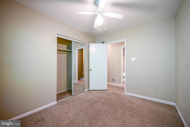 Building Photo - 2455 Pyrenees Ct