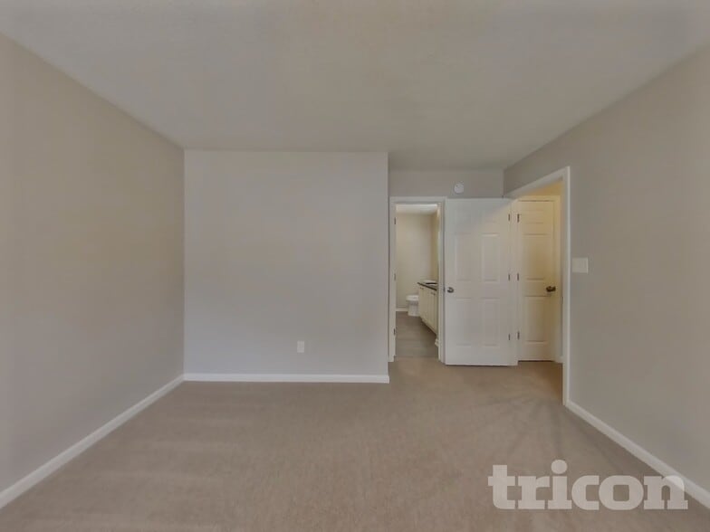 Building Photo - 1787 Mission Oaks St