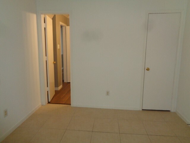 Building Photo - 1055 Ambrosden Ln