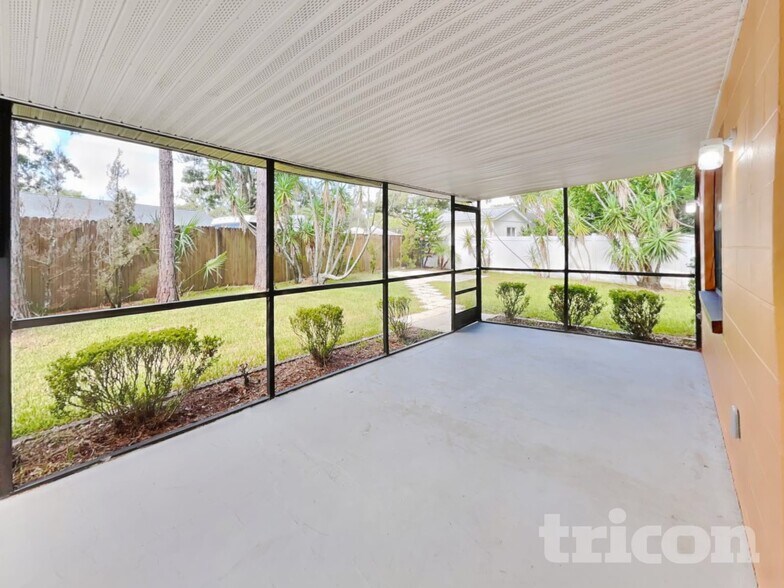 Building Photo - 16128 Foxfire Dr