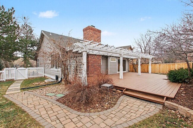 Building Photo - Available NOW!! SFH in Valley Traditions Littleton CO!