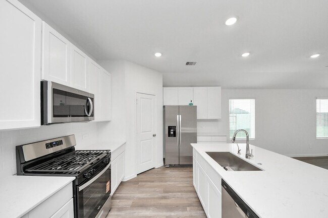 Building Photo - 6003 Bella Breeze Dr
