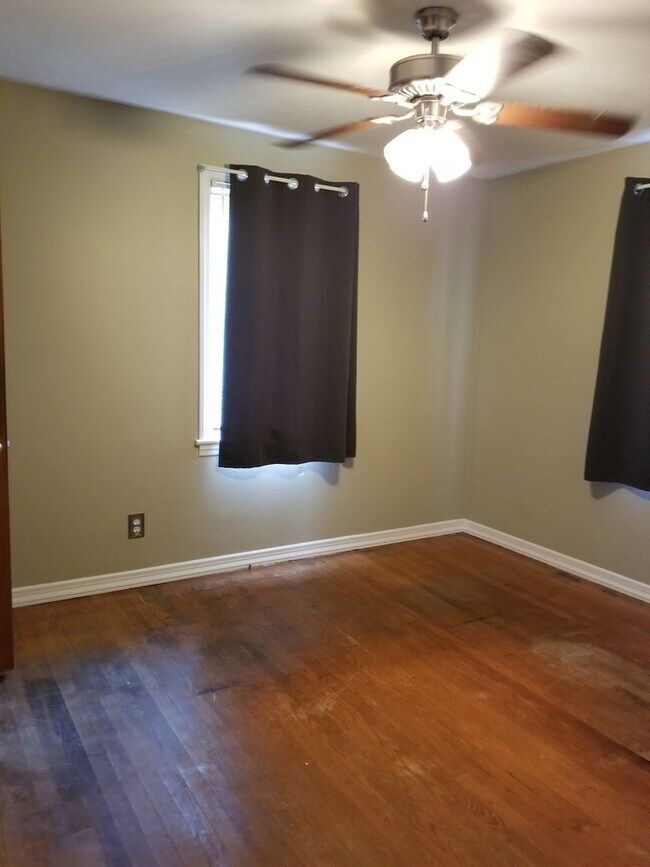 Building Photo - House East of Waynesboro