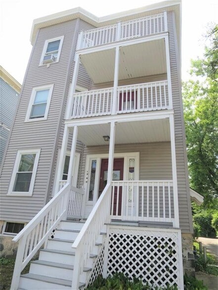 Building Photo - 36 Standish St