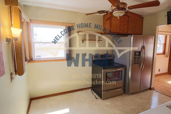 Building Photo - 7126 W Tallmadge Pl