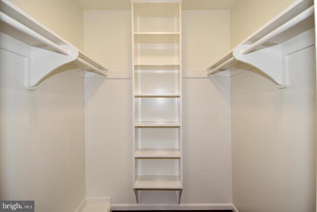 Building Photo - 7646 Huntmaster Ln