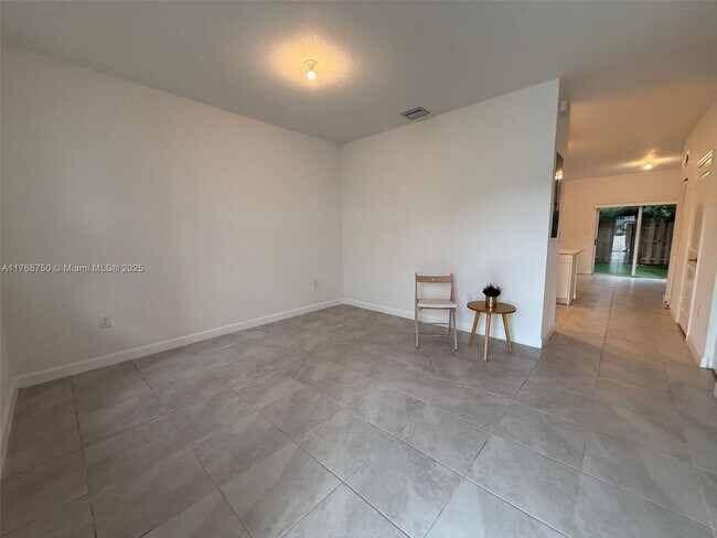 Building Photo - 1655 SE 26th Rd