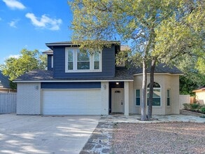 Building Photo - Updated Gem Near Thousand Oaks