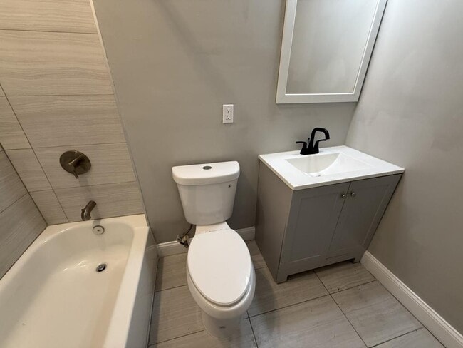 Building Photo - 5340 Maple Ave