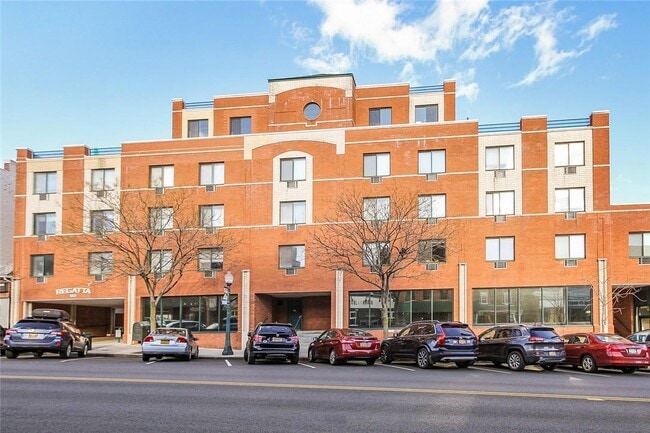 Building Photo - 123 Mamaroneck Ave