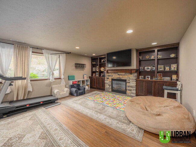 Building Photo - 13524 N Mayfair Ln