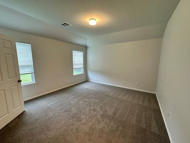 Building Photo - 3 Bed, 2 Bath Home for Rent in Yukon