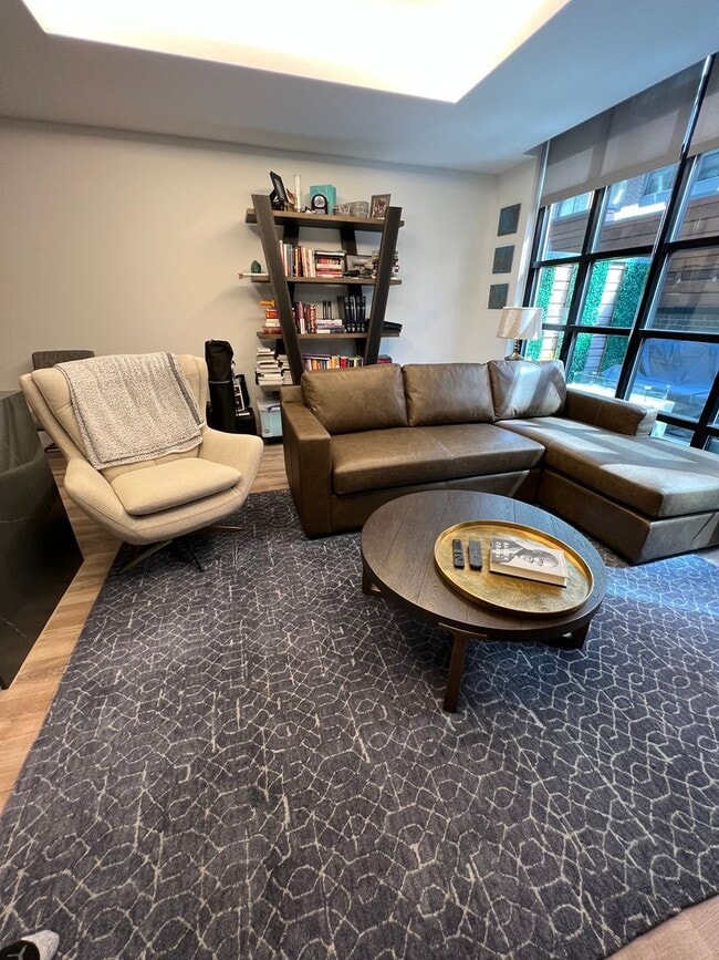 Building Photo - 2 Level Luxury Condo w/ Garage - Eckington District