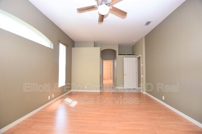 Building Photo - 2218 Longleaf Cir