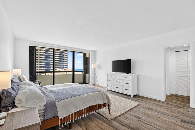 Building Photo - 4000 N Ocean Dr