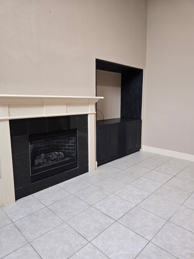 Building Photo - 11114 Sherwood Garden Dr