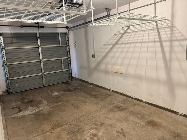 Building Photo - Beautiful 3-Bedroom Condo with Private Out...