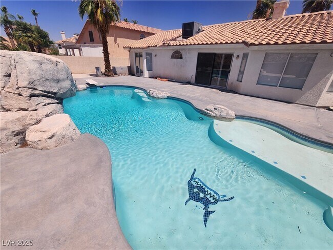 Building Photo - 908 Alta Oaks Dr