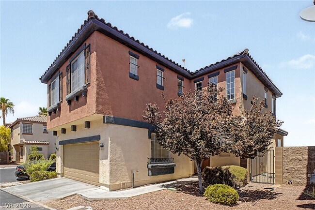Building Photo - 10750 Avenzano St