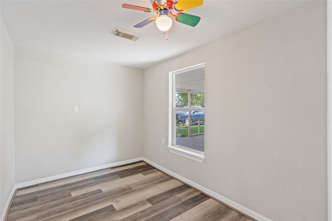 Building Photo - 10613 Chadwick St