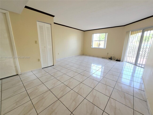 Building Photo - 365 NW 85th Ct