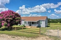 Building Photo - 51 Private Rd 901