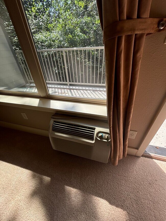 Building Photo - 5cart01